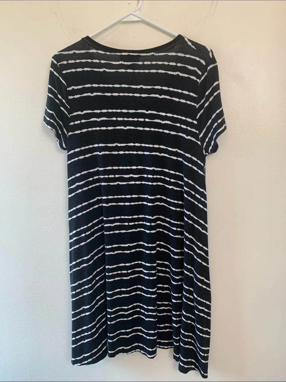 Lord & Taylor Petite Black & White Striped Midi Dress, Pockets, Stretch - Picture 5 of 10